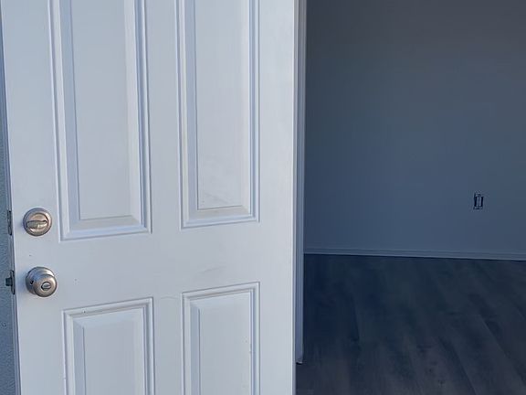 5th image of 1611 S Van Ness Ave #1