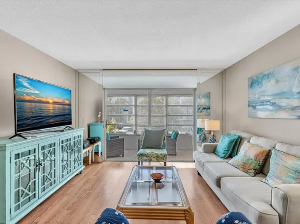 2881 NW 47th Terrace #209, Lauderdale Lakes, FL 33313