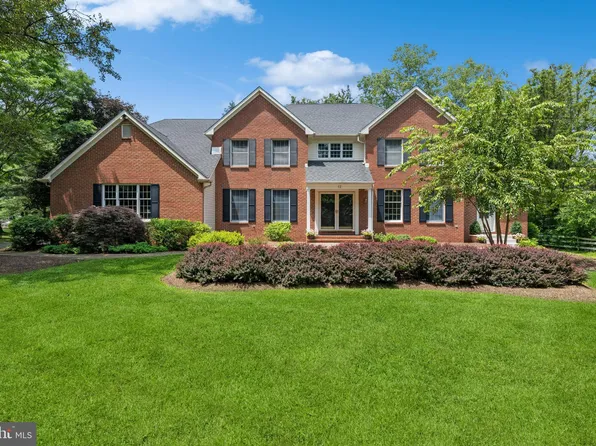 12 Orly Ct, West Windsor, NJ 08550