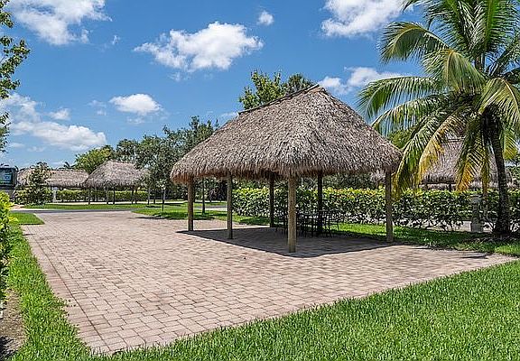 4th image of 146 S Cortez Dr #146
