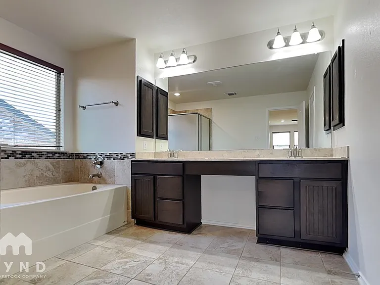 1125 Sampley Ln — Photo 15