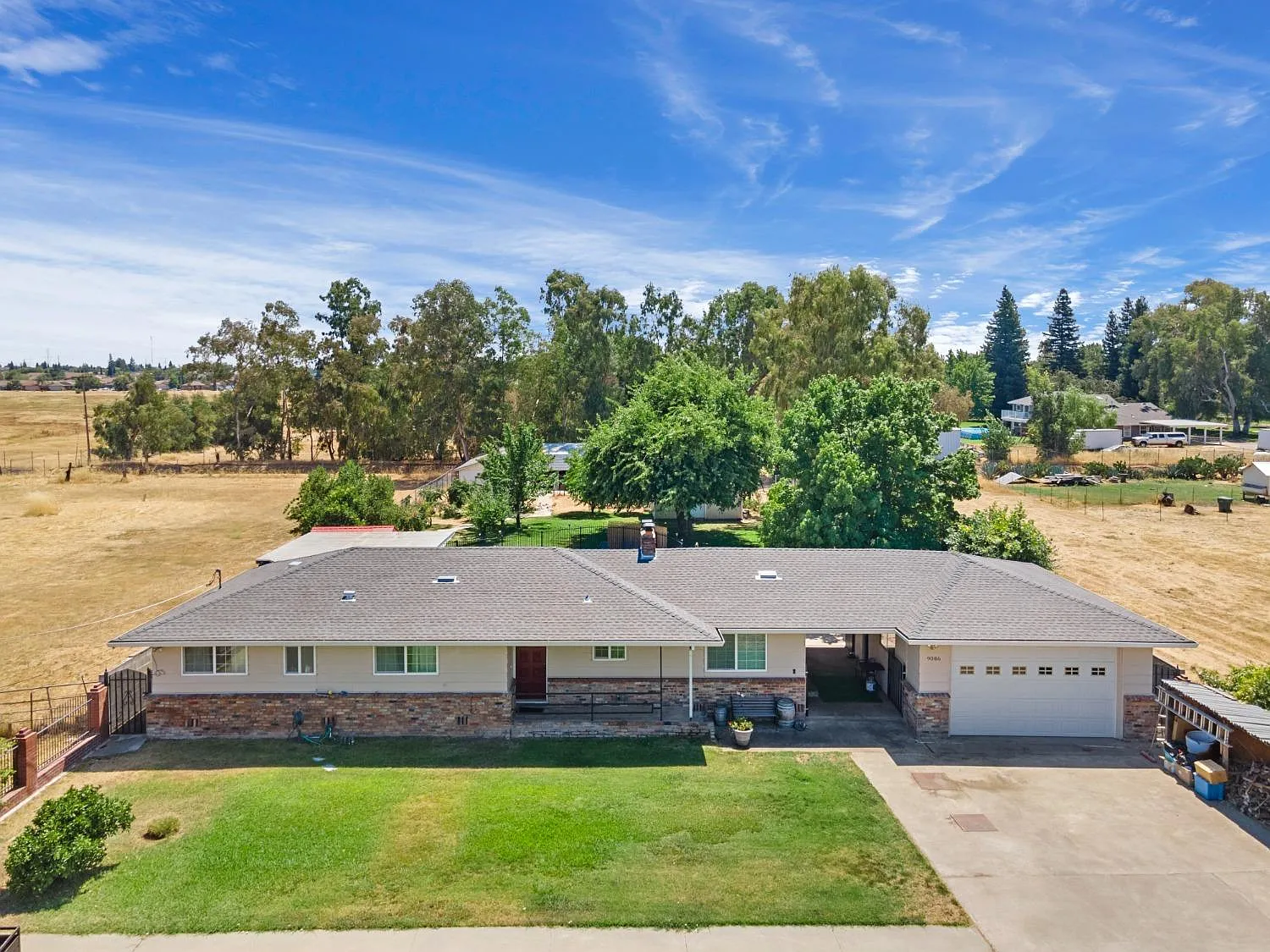 9086 Leland Ave photo 1