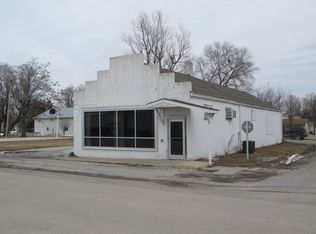 305 Broadway Ave, Gilman City, MO 64642