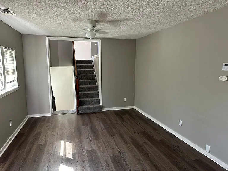 1116 S Elm St — Photo 3