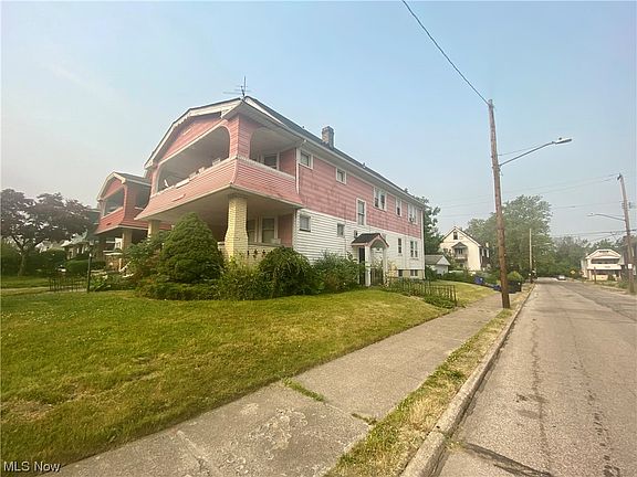 3rd image of 3624 E 153rd St