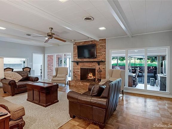 3rd image of 340 Corinne Cir