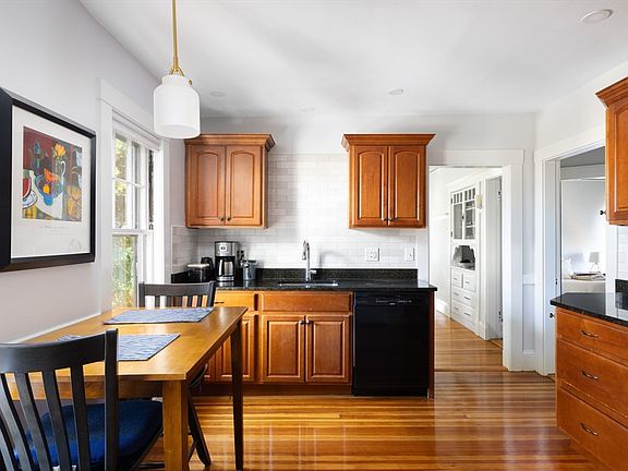 2nd image of 71 Congreve St #2