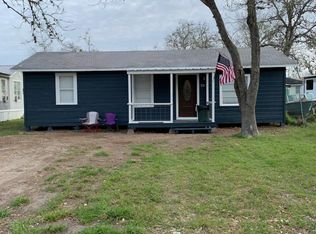 221 Togo St, Cuero, TX 77954