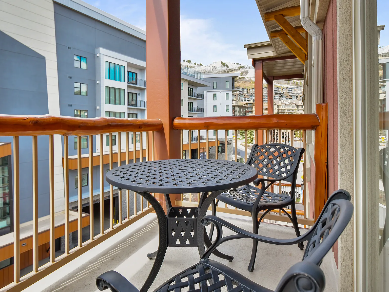 2 bed, 1135 sqft, $2,245 — Photo 2