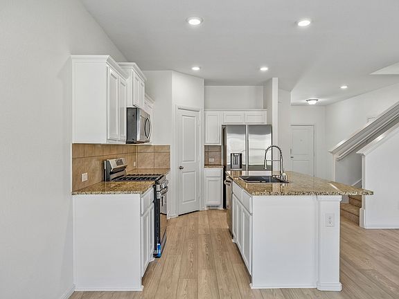4th image of 10116 Huntersville Trl