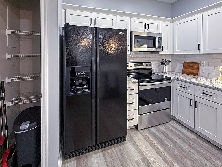 New appliances throughout the brand new kitchen