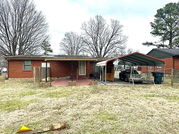 3rd image of 411 Marwood Ct