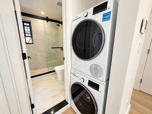 Laundry, photo 1
