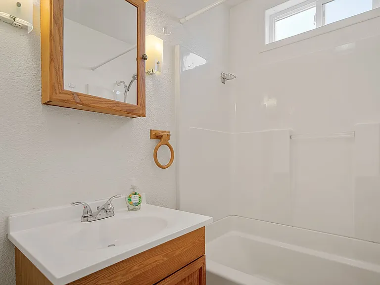EN - 908 Bryan St — Photo 13