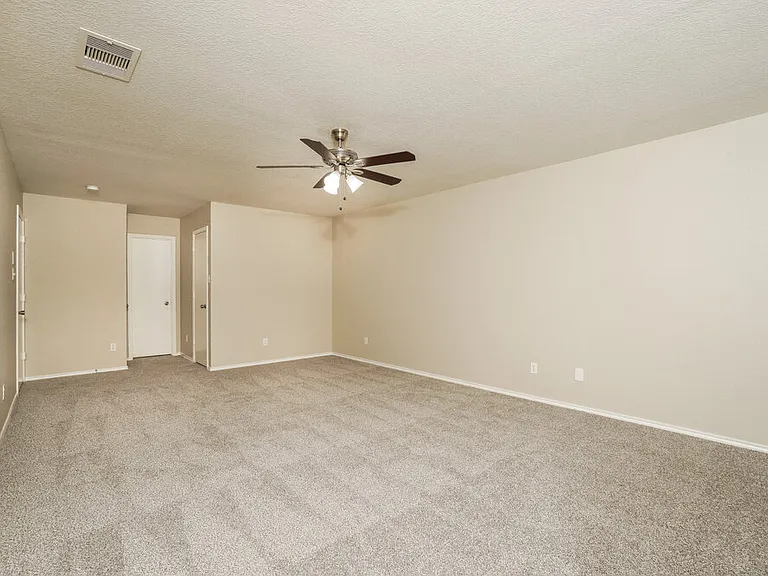 8714 Sunview Park — Photo 9