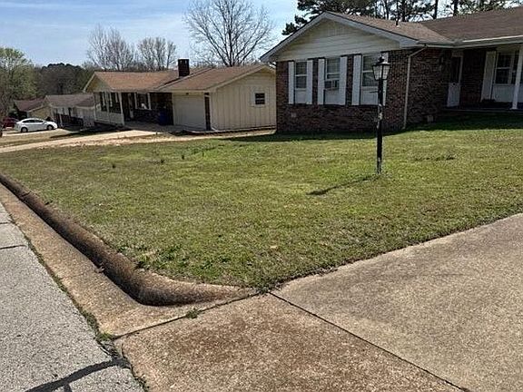 4th image of 1008 Cedar St