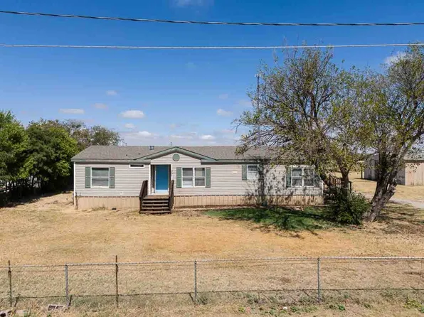 301 W 5th St, Electra, TX 76360