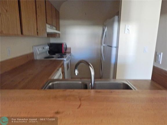 3rd image of 848 Twin Lakes Dr #19-G