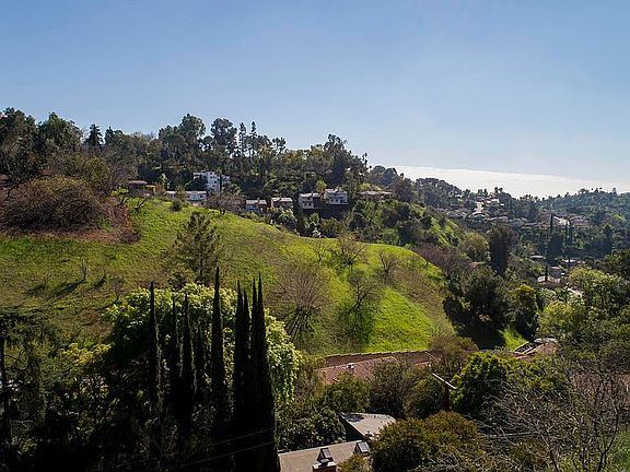 3rd image of 4557 Bend Dr