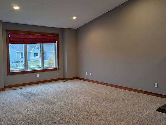 Living room (upper level)