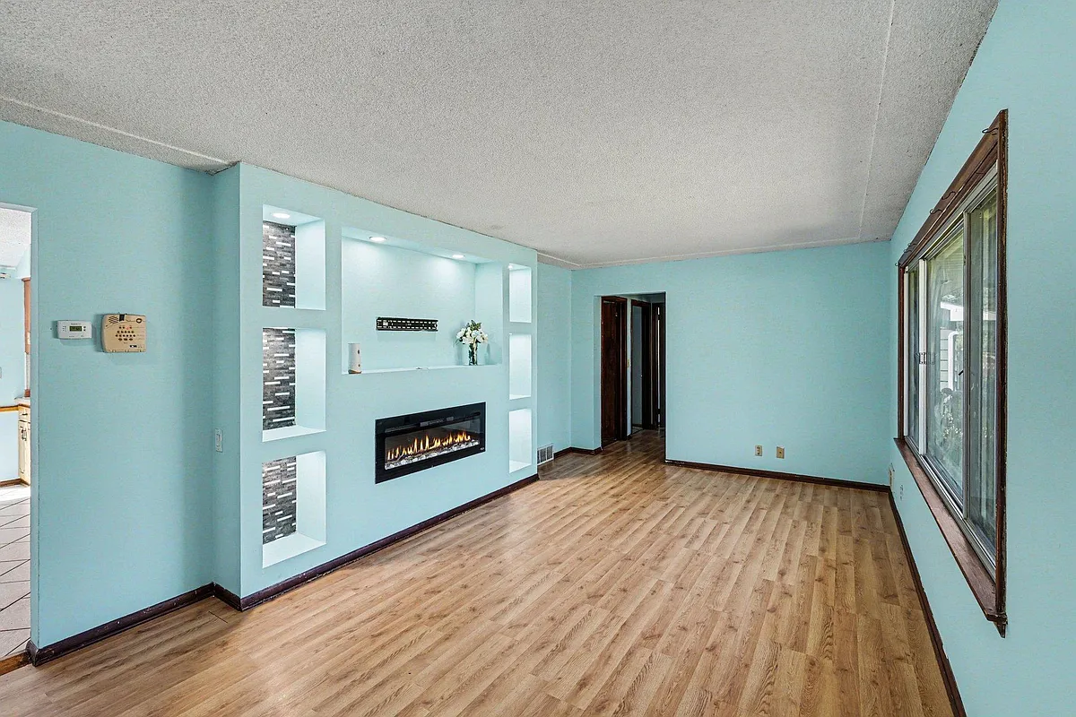 Building Photo - 7617 Lee Ave N
