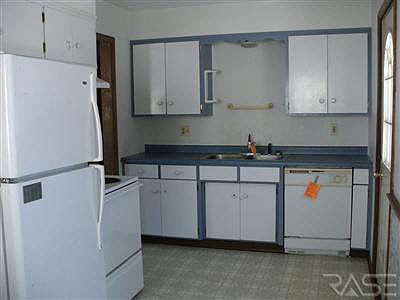 3rd image of 1001-1003 S Blaine Ave