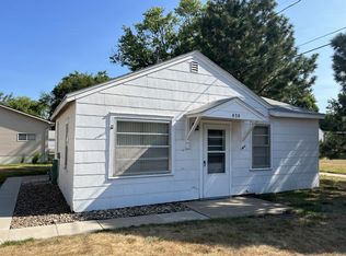 830 W 16th St, Fremont, NE 68025