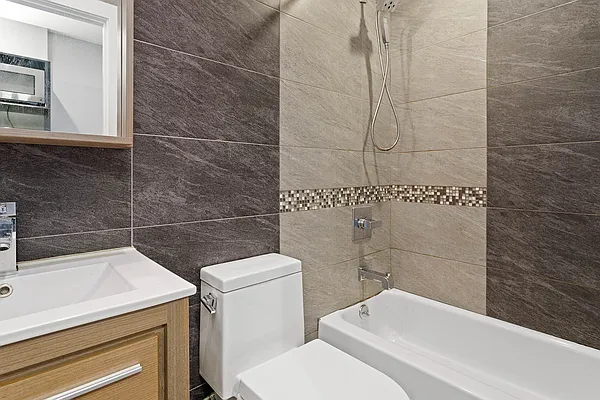 Rented by Safdie Realty Group | media 11