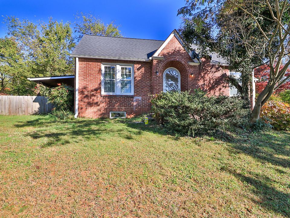 1st image of 2729 Belcourt Dr