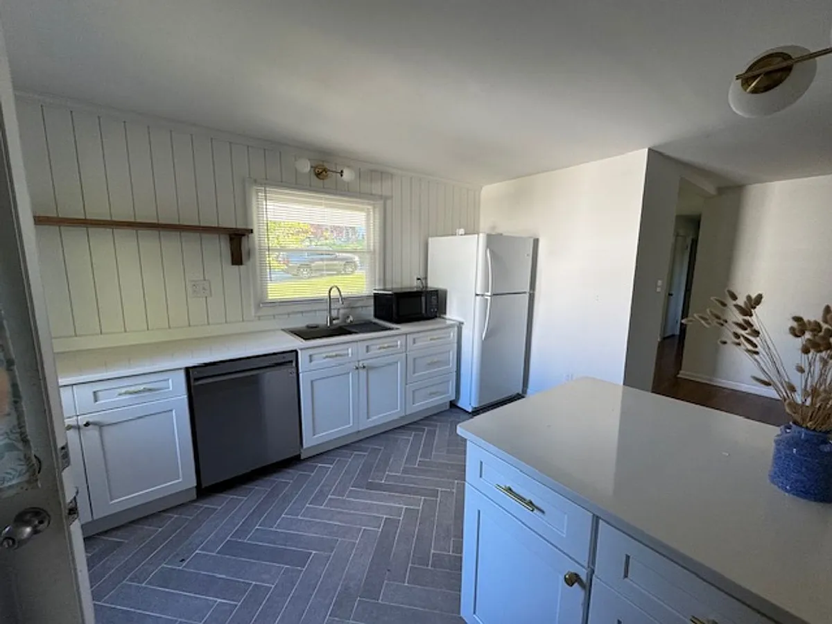 Building Photo - 1111 Standish Cir
