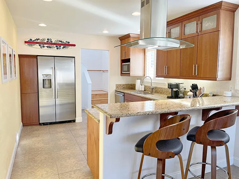 2440 Greenwood Ave — Photo 10