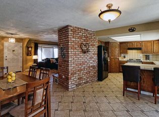 11109 Navajo Rd, Apple Valley, CA 92308