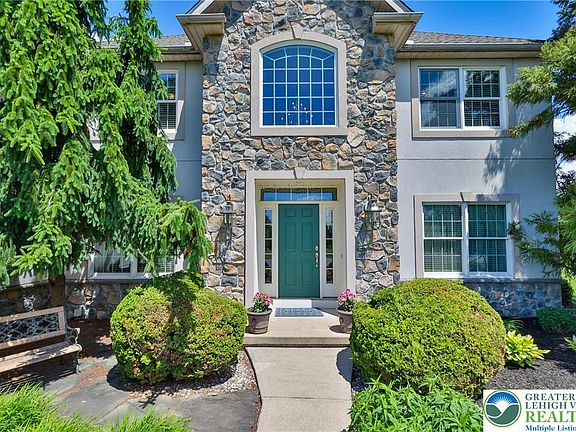 2nd image of 351 Manor Dr