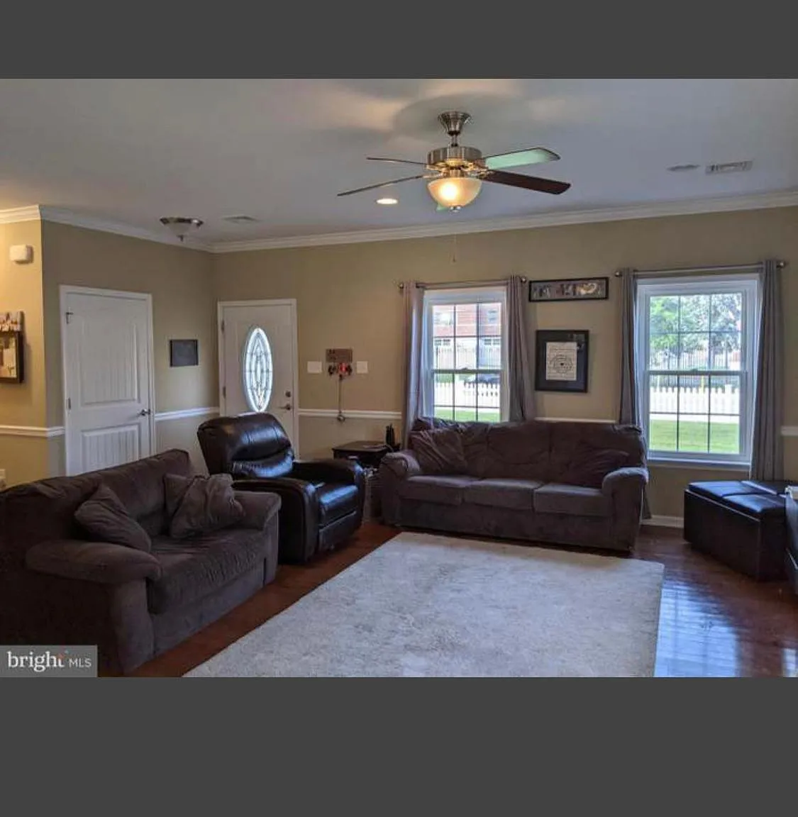 3 bed, 2.5 bath, 1935 sqft, $3,295 — Photo 4