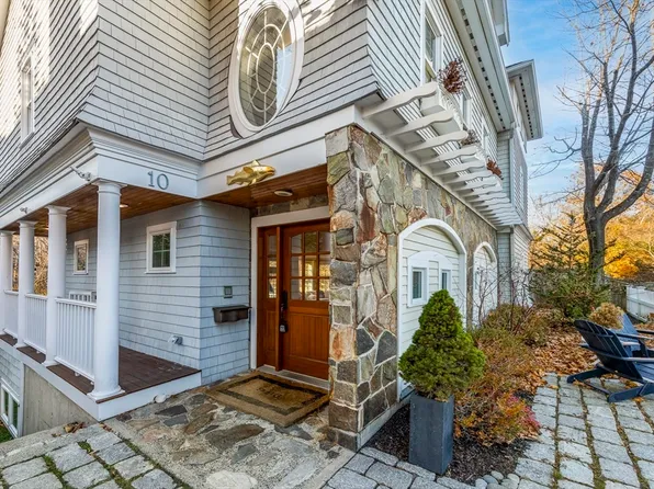 10 Risley Rd, Marblehead, MA 01945
