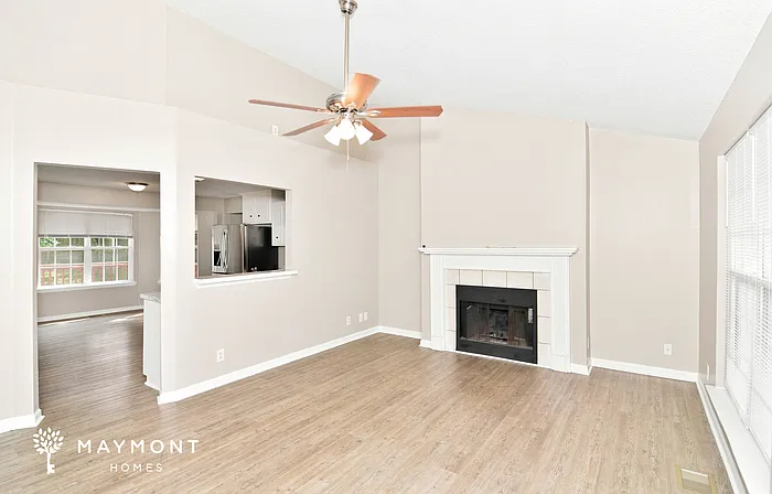 3 bed, 2.0 bath, 1939 sqft, $1,975 — Photo 4