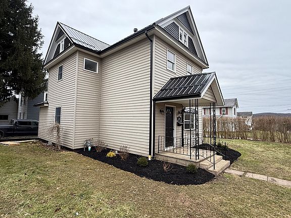 2nd image of 604 Rocky Grove Ave