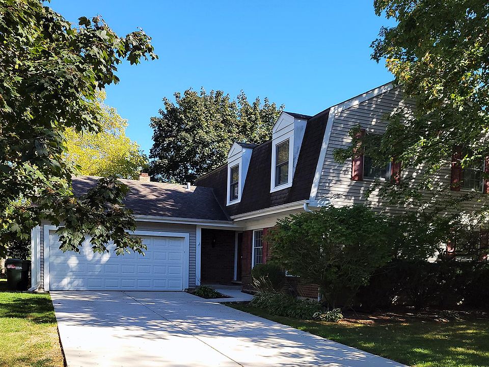 1st image of 411 Larchmont Ln