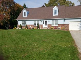 2871 Knottingham Ln, Stevensville, MI 49127