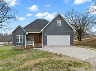 564 Emory River Rd, Harriman, TN 37748