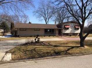 8680 N Regent Rd, Fox Pt, WI 53217