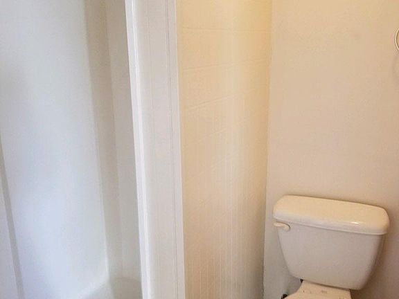 5th image of 809 N Park St #B