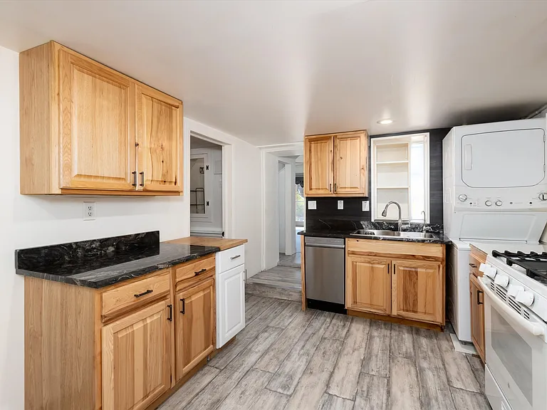 735 Colorado Blvd — Photo 4