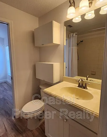 11404 Holmbridge Ln — Photo 38