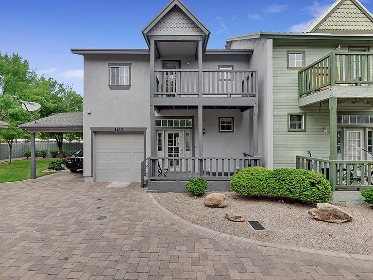 Newly remodeled Hammond Townhouse
