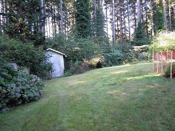 2nd image of 13908 Lakeview Way NW