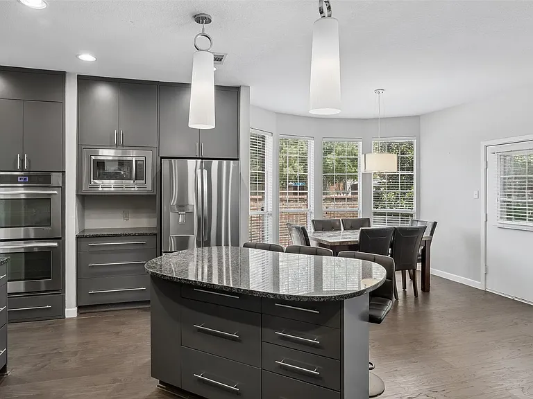 8408 Kenning Ct — Photo 15