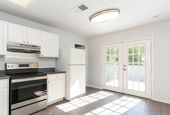 4th image of 9018 Mountain Field Dr