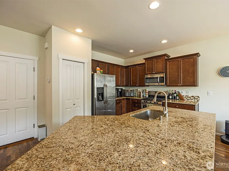 6605 Svea Ct NE — Photo 13