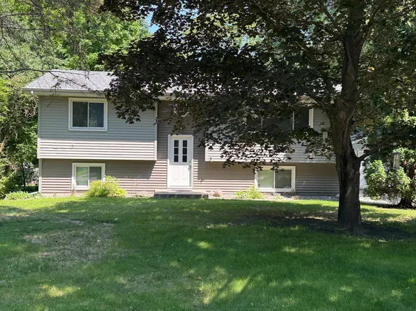 925 S Holcombe Ave, Litchfield, MN 55355
